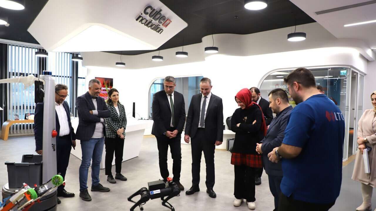 Gençlik ve Spor Bakanlığı Bakan Yardımcısı Teknopark İstanbul'u ziyaret etti