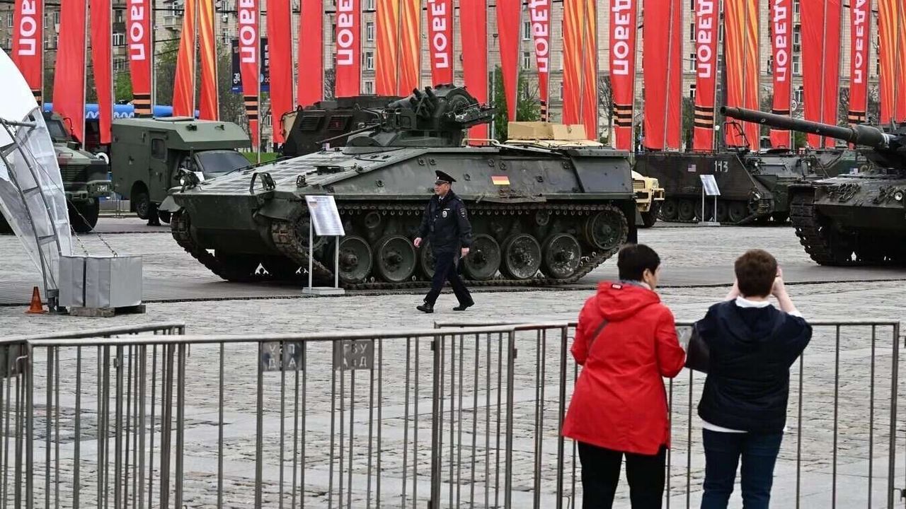 Alman Leopard tankı, başkent Moskova’da sergilenmeye başladı