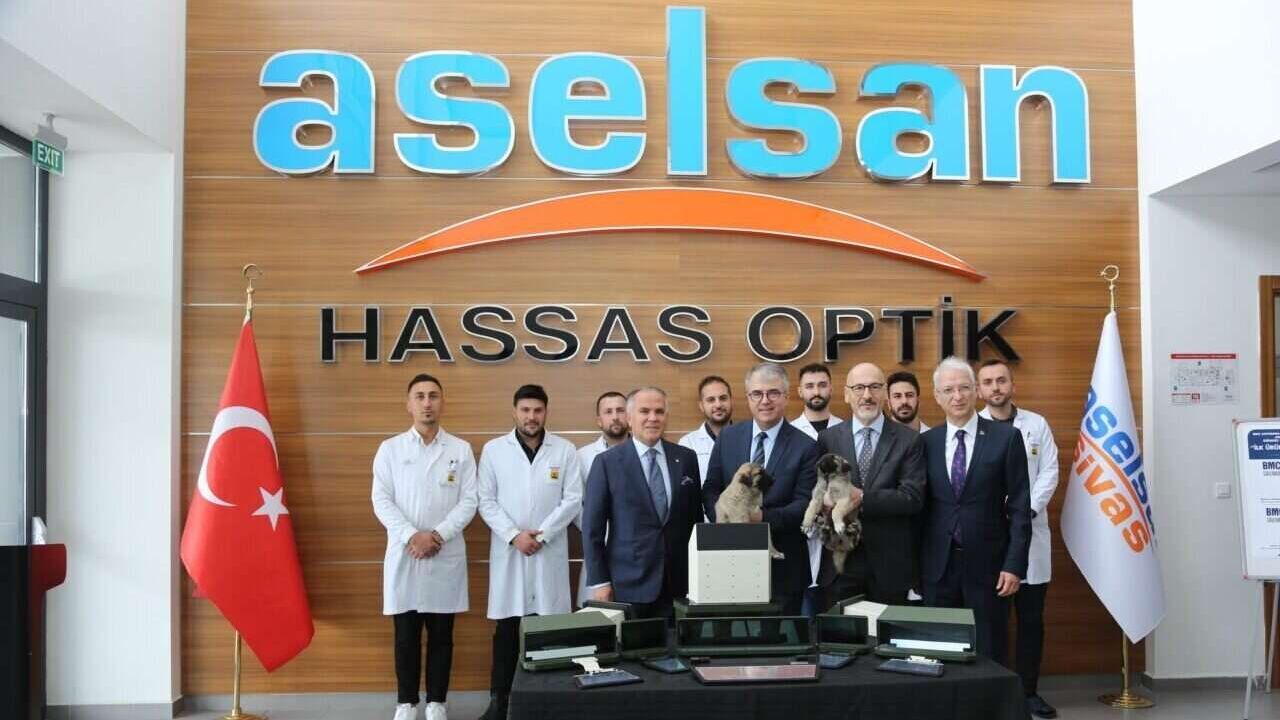 ALTAY tankları için ASELSAN Sivas'ta üretilen Gündüz Görüş Periskop Sistemleri'nin ilk teslimatı yapıldı