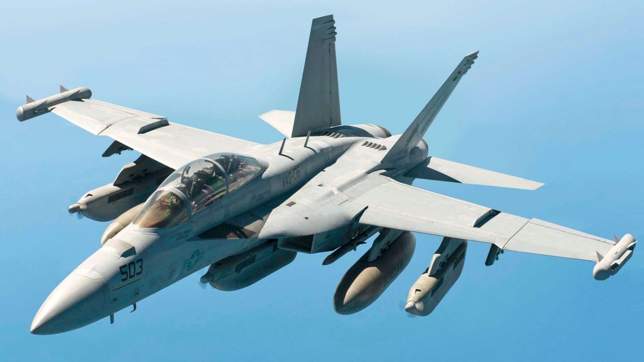 ABD Donanması'na ait EA-18G Growler uçağı San Diego Körfezi'ne düştü