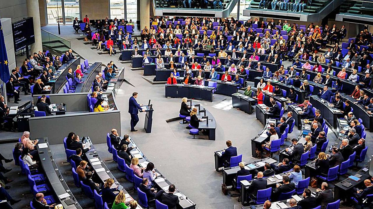 Almanya'dan savunma sanayiine 500 milyar euroluk özel fon