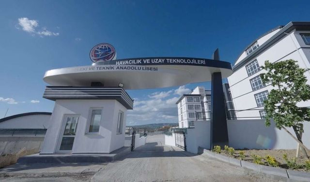 Türkiye'nin uzay ve havacılık teknolojisi alanında ilk meslek lisesi Ankara'da açıldı