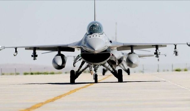 Pentagon: İhtiyaç halinde Ukraynalı pilotlara F-16 eğitimi vermeye açığız