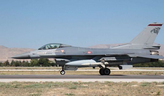 ABD, Ukraynalı pilotlara F-16 eğitimi vermeye başlıyor