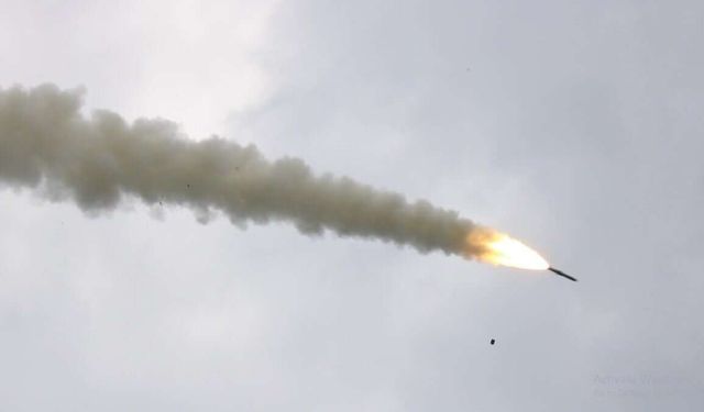 Hindistan, BrahMos füzesini başarıyla test etti