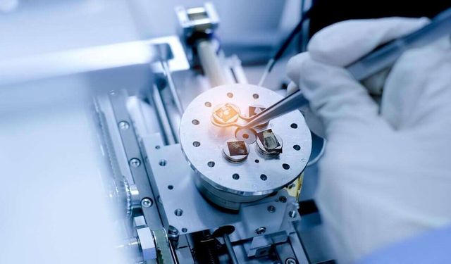 Dünyada çip üretimi: Hem üretim ve tedarik krizi yaşanıyor hem çekişme