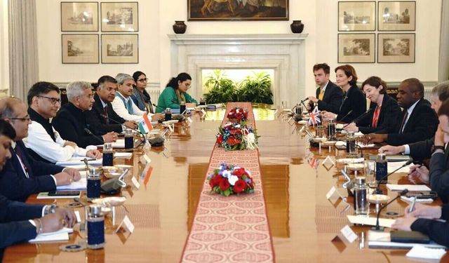 Hindistan ve İngiltere, Teknoloji Güvenliği Girişimi başlattı