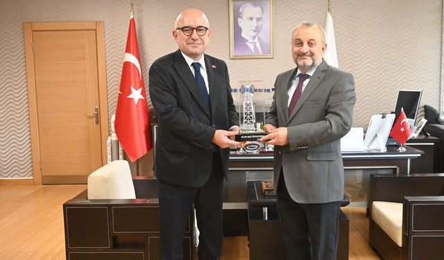ULAK Haberleşme Genel Müdürü Kömürcü, Türksat Genel Müdürü Atalay’ı ziyaret etti