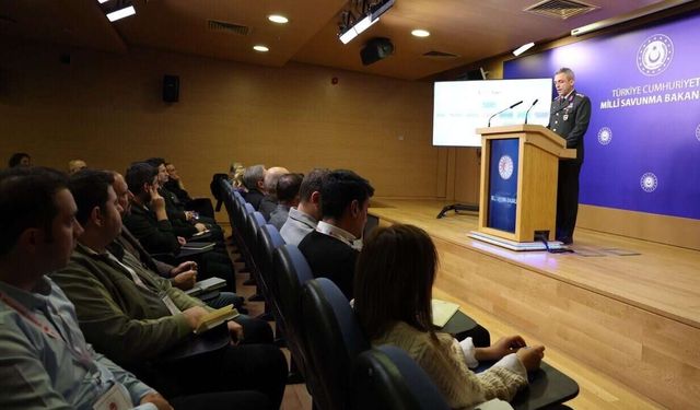 Milli Savunma Bakanlığı'nın Savunma Muhabirliği Eğitimi başladı