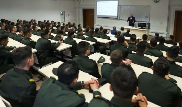 ULAK Haberleşme Genel Müdürü Kömürcü, MSÜ’de öğrencilerle bir araya geldi
