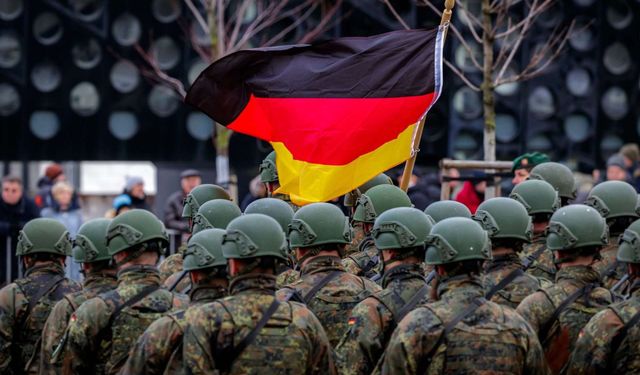 Almanya Savunma Bakanı Pistorius, ordudaki asker sayısını artırmak istiyor