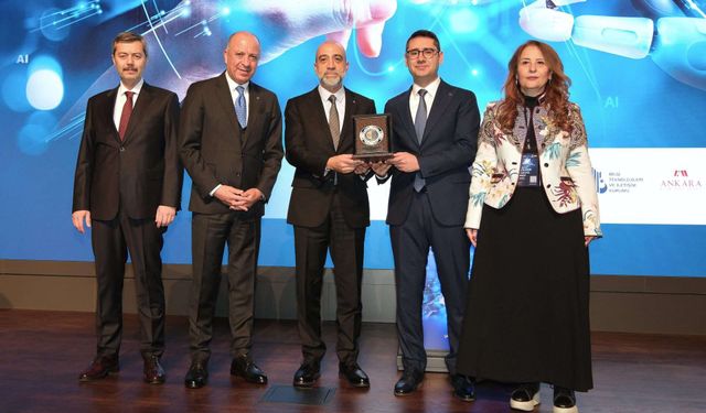 STM’ye yazılım alanında “en yüksek ihracat yapan” firma ödülü