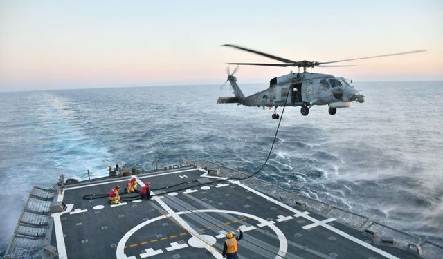 TCG Gelibolu fırkateyni, Libya açıklarında helikopterle havada yakıt ikmali yaptı
