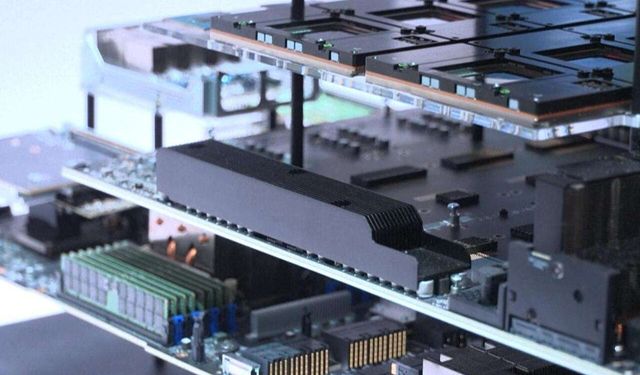 ABD Başkanı Biden, yapay zeka altyapısını hızlandırmayı amaçlayan kararnameyi imzaladı