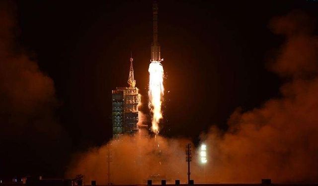 Çin, Çienfan takım uydu ağının parçasını oluşturacak yeni uyduları fırlattı