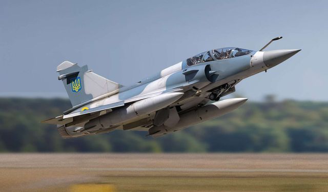 Fransa, Mirage 2000-5 uçaklarını Ukrayna Hava Kuvvetleri’ne teslim etti