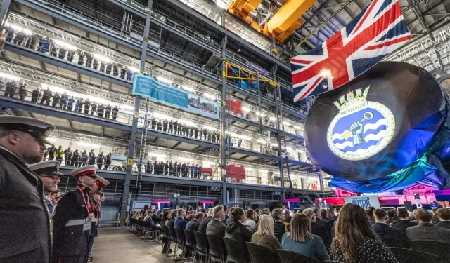 HMS Dreadnought'un omurgası kızağa konuldu