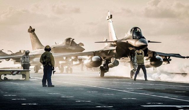 Hindistan ve Fransa, Hindistan Donanması için Rafale-M savaş uçağı anlaşmasını sonuçlandırdı