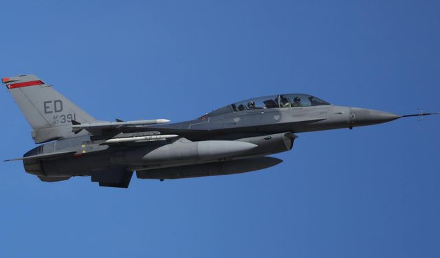 Polonya, F-16 filosunun modernizasyonu için 3,8 milyar dolarlık anlaşma imzaladı