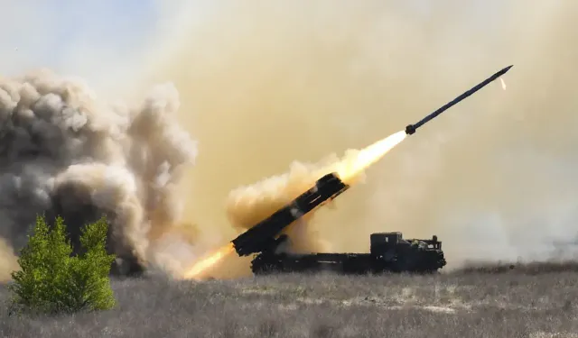 Zelenskiy: "İHA üretimini, füze üretimini artıracağız"