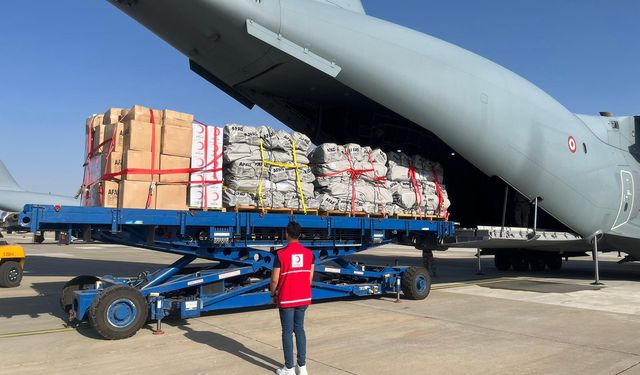 Hava Kuvvetleri, Afganistan'a yardımlarla dolu uçak gönderdi