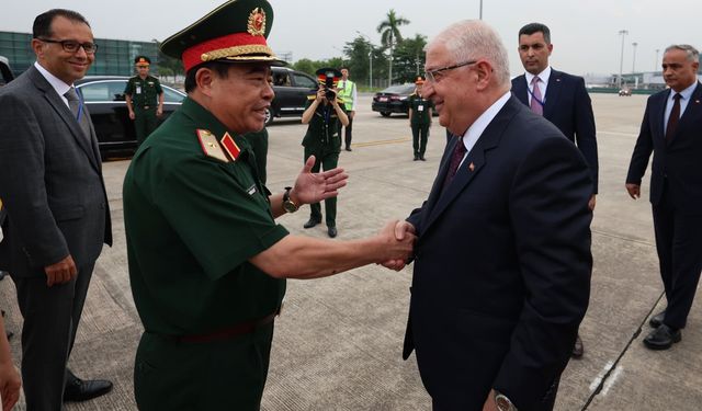 Milli Savunma Bakanı Güler, Vietnam'ın başkenti Hanoi'ye gitti