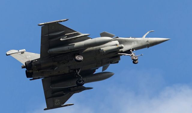 Fransa, Polonya'daki NATO hava sahasına Rafale savaş uçağı gönderiyor