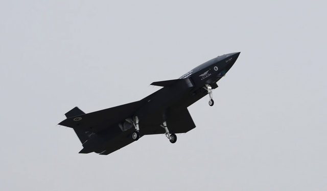 Bayraktar Kızılelma yerli Murad AESA radarı ile performans test uçuşu gerçekleştirdi