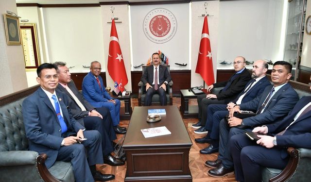 SSB Başkanı Görgün, Malezya Hava Kuvvetleri Komutanı ile bir araya geldi