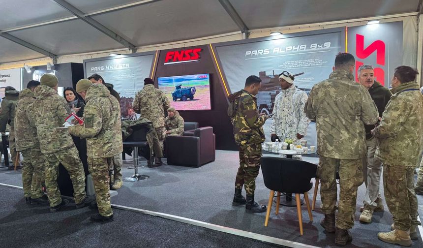 FNSS, “Kış Tatbikatı-2025”teki standında silahlı kuvvetler mensuplarını ağırladı
