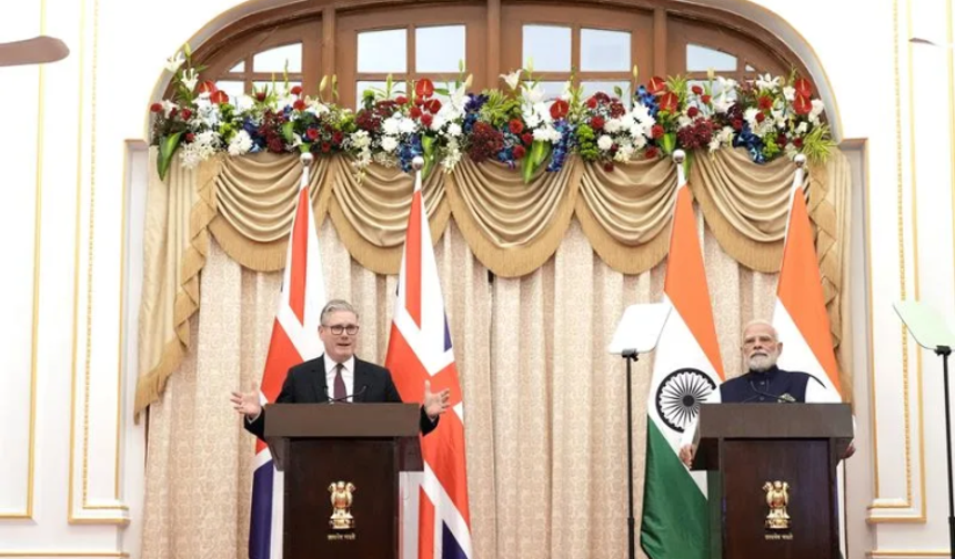 Hindistan ve İngiltere, savunma ve güvenlik alanlarında işbirliğini artırma konusunda anlaştı