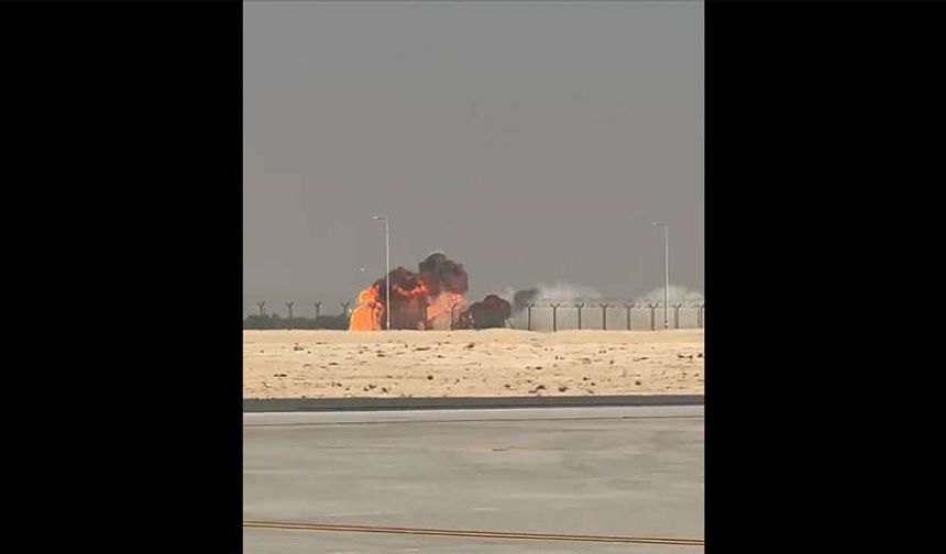 Hindistan'a ait savaş uçağı Dubai Airshow gösterisi sırasında düştü