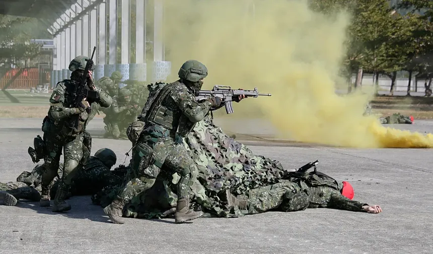 Tayvan, Çin’e karşı savunma harcamalarına 40 milyar dolar ek bütçe ayırmayı planlıyor