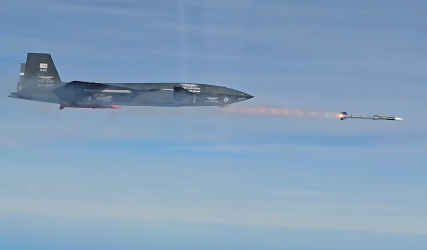 Bayraktar KIZILELMA hava-hava füzesiyle dünyada ilke imza attı